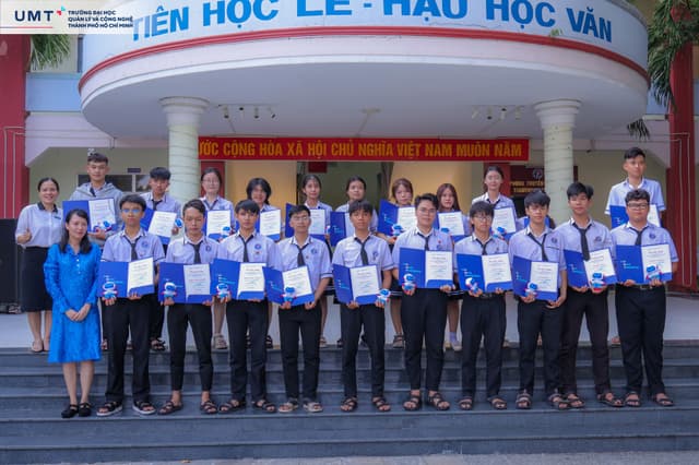 Vinh danh 39 học sinh tỉnh Đắk Lắk (Phú yên cũ) xuất sắc chinh phục Học bổng UMT