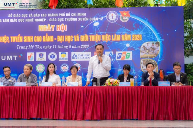 UMT đồng hành cùng sĩ tử Trung tâm GDNN - GDTX Quận 12: Vững tâm lý, sáng tương lai trong kỷ nguyên số