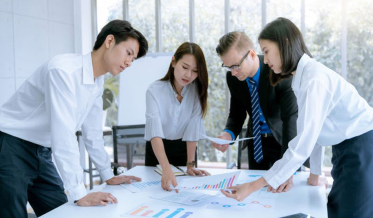 Chuyên viên Kế toán Doanh thu và Công nợ